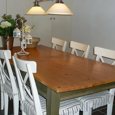Maison Garde Barriere 38 *