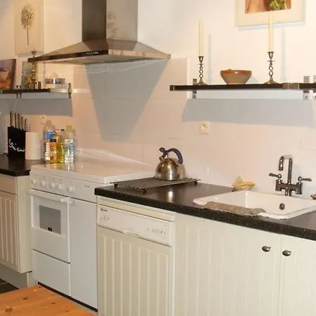 Maison Garde Barriere 38 *